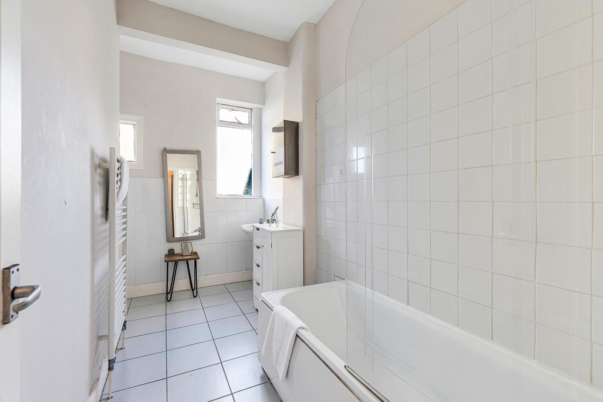 Clapham Oasis: 1 Bedroom, Sauna, Garden Retreat Appartamento *